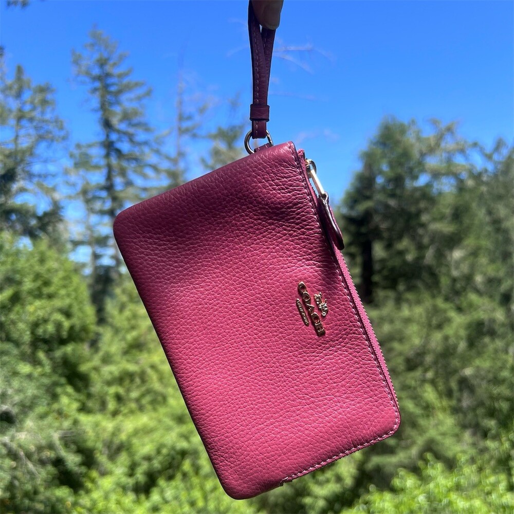 COACH Pebbled Leather Wristlet Double Zip Cardholder Wallet Pink w Gold Hardware